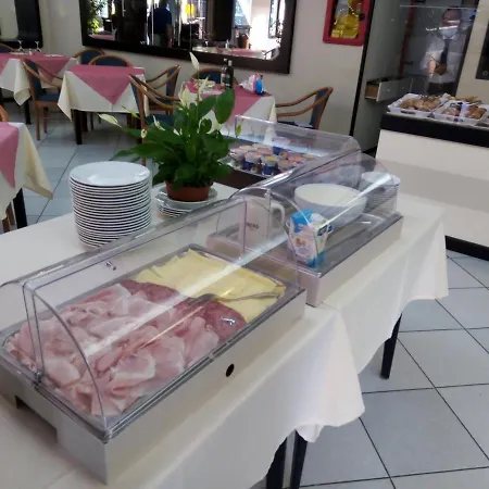 Sud Est By Fam Rossetti لافانيا