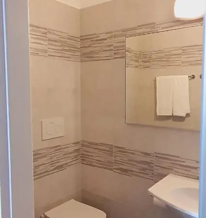 Sud Est By Fam Rossetti 3*