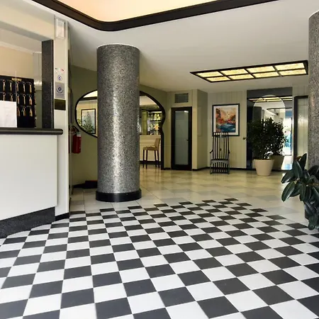 Sud Est By Fam Rossetti 3*