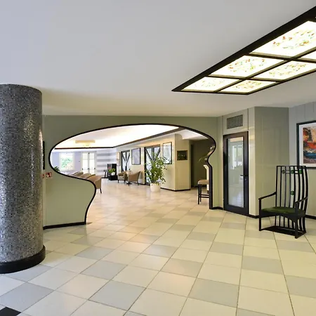 Sud Est By Fam Rossetti