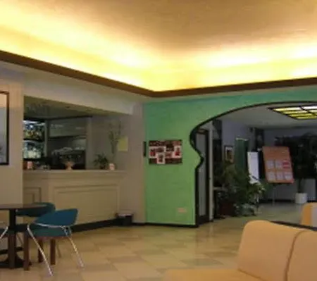 Sud Est By Fam Rossetti 3* لافانيا