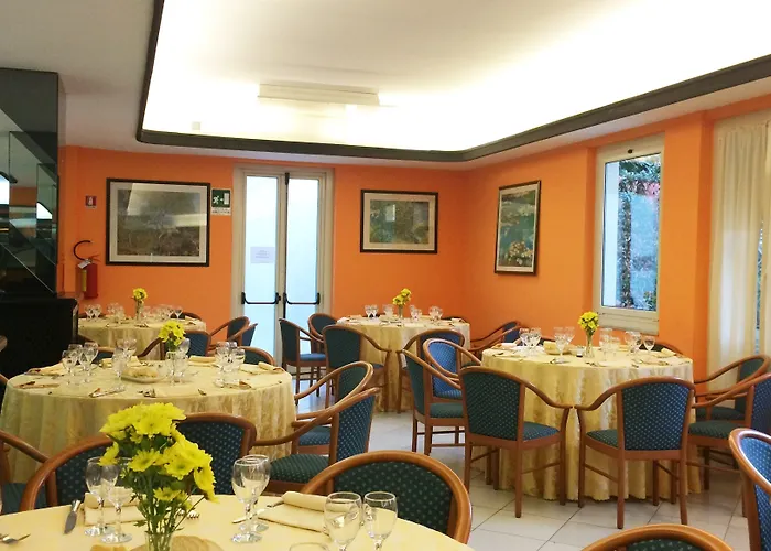 Sud Est By Fam Rossetti 3*