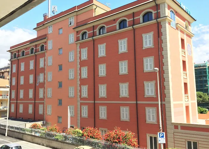 Sud Est By Fam Rossetti 3*