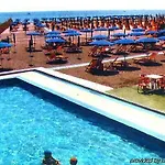 Sud Est By Fam Rossetti 3*