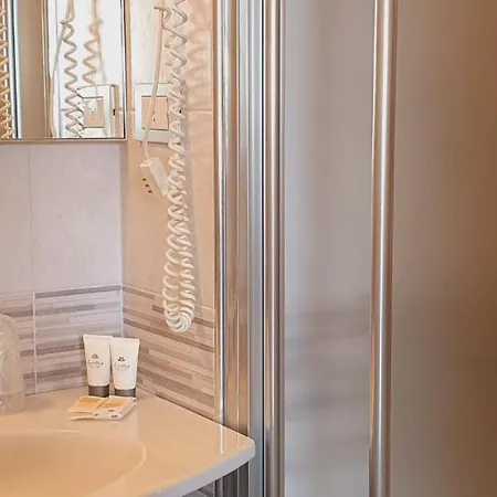 Sud Est By Fam Rossetti Hotel 3*