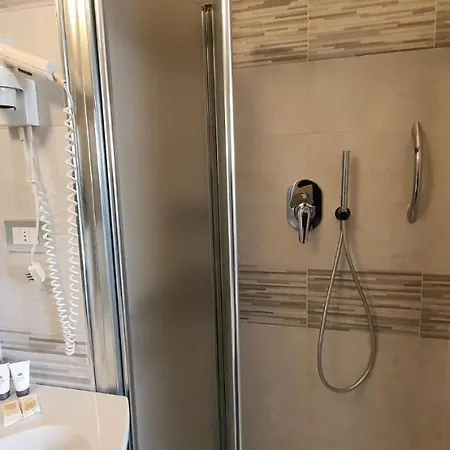 Sud Est By Fam Rossetti