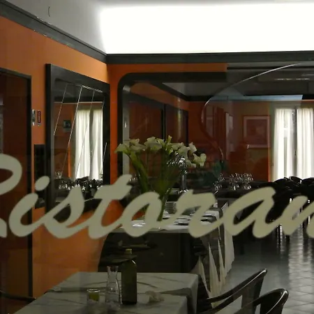 Sud Est By Fam Rossetti