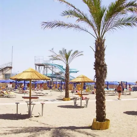 Sud Est By Fam Rossetti 3*