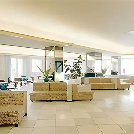 Hotel Sud Est By Fam Rossetti 3*