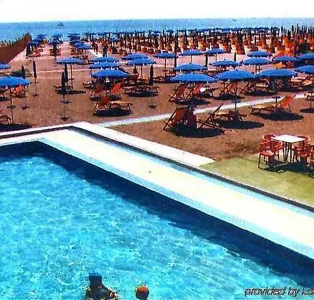 Sud Est By Fam Rossetti 3*