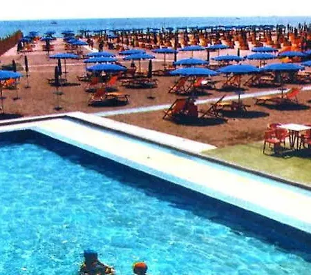 Sud Est By Fam Rossetti Hotel 3*