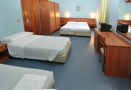 Sud Est By Fam Rossetti 3*