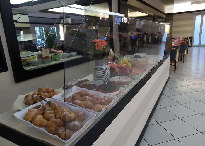 Sud Est By Fam Rossetti 3*