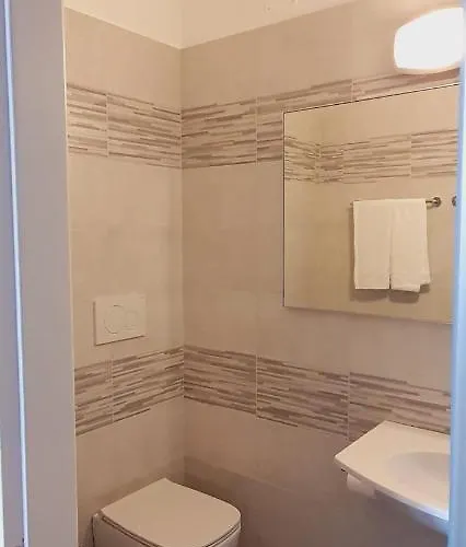 Sud Est By Fam Rossetti 3*