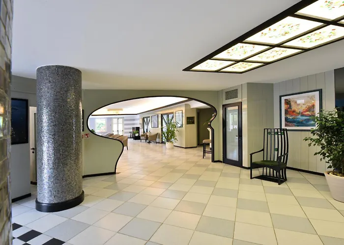 Sud Est By Fam Rossetti