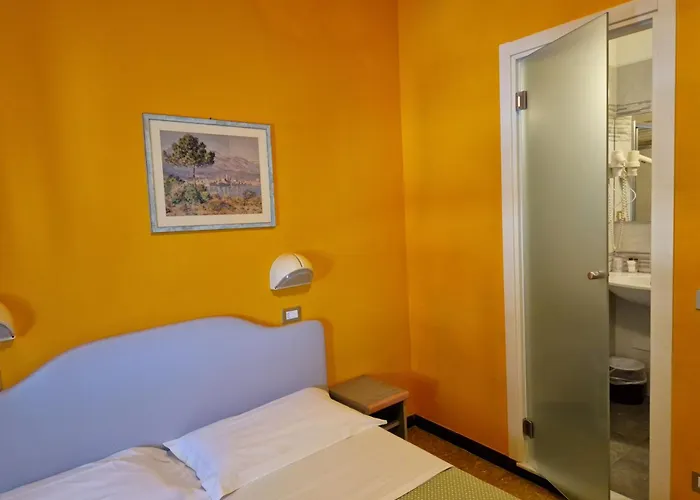 Sud Est By Fam Rossetti 3*