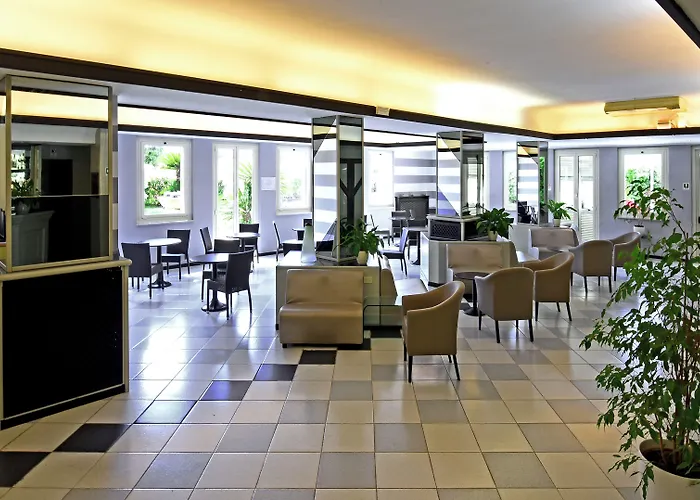 Sud Est By Fam Rossetti