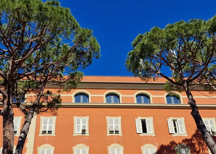 Sud Est By Fam Rossetti 3*