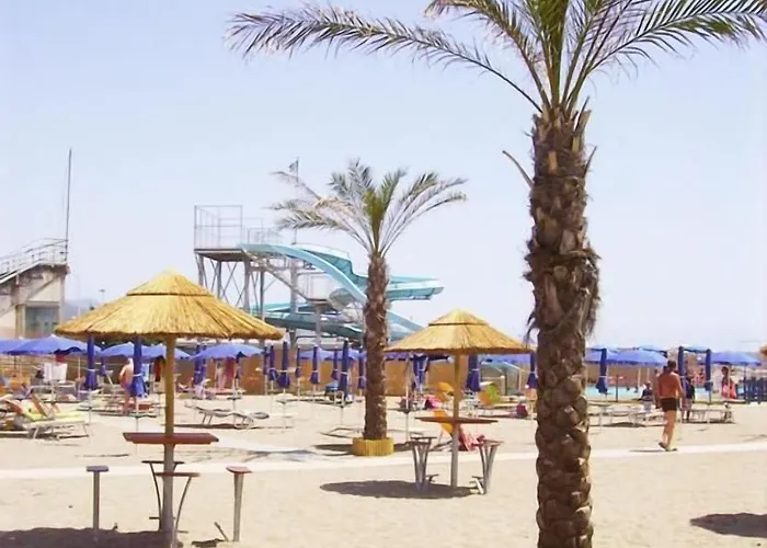 Sud Est By Fam Rossetti 3*