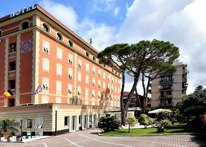 Sud Est By Fam Rossetti Hotel 3*