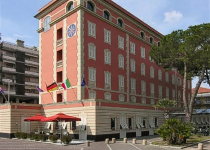 Hotel Sud Est By Fam Rossetti 3*
