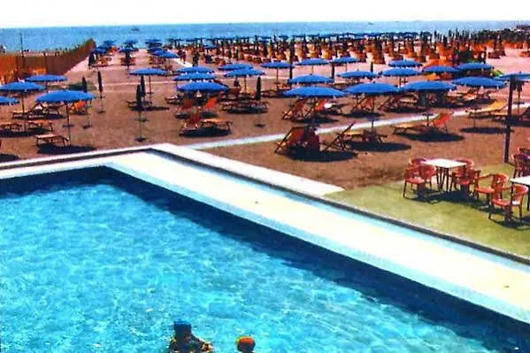 Sud Est By Fam Rossetti Hotel 3*